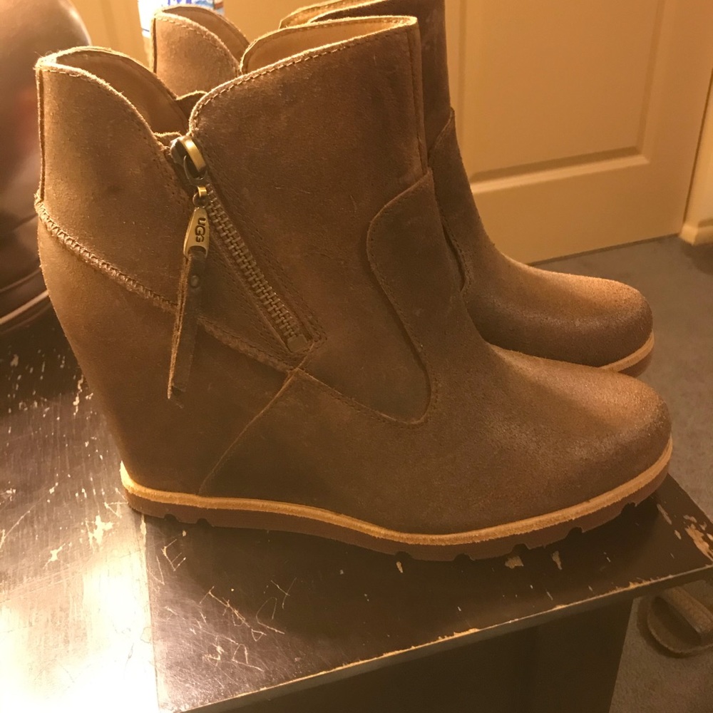 Ugg wedge boots with zippers on the inside and out